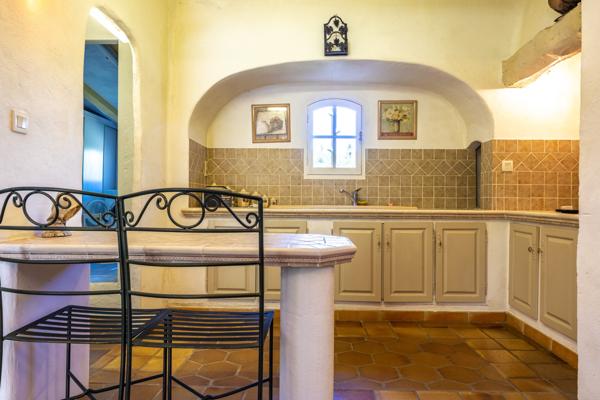 Villa 8 pièces 233 m² avec piscine sur 1 hectare à Roquebrune-sur-Argens