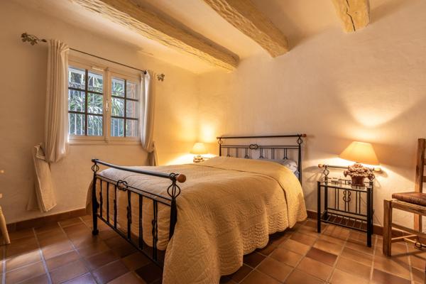 Villa 8 pièces 233 m² avec piscine sur 1 hectare à Roquebrune-sur-Argens