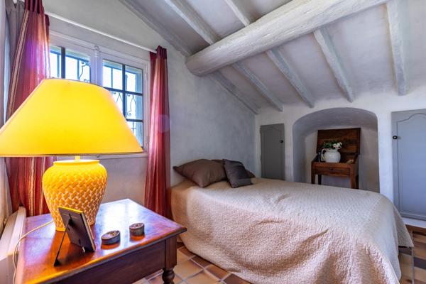 Villa 8 pièces 233 m² avec piscine sur 1 hectare à Roquebrune-sur-Argens
