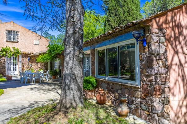 Villa 8 pièces 233 m² avec piscine sur 1 hectare à Roquebrune-sur-Argens