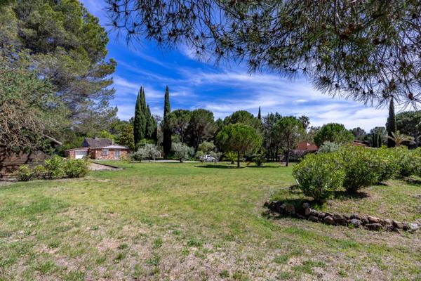 Villa 8 pièces 233 m² avec piscine sur 1 hectare à Roquebrune-sur-Argens