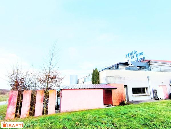 Murs commerciaux d'un établissement exceptionnel à reprendre, comprenant restaurant, cuisine et autres espaces servant l'activité évènementiel