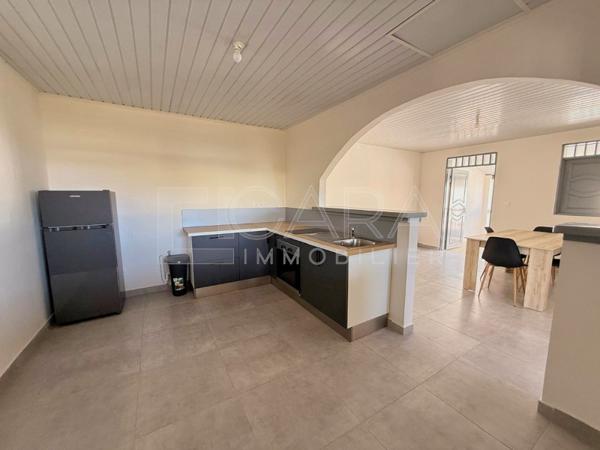 Location Appartement 2 Pièce(s) MACOURIA (97355) 845 €