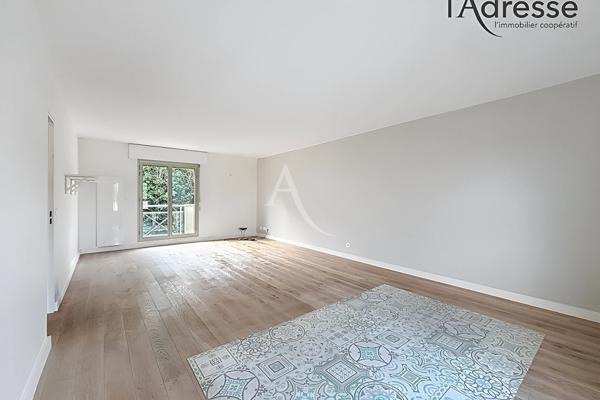 Suresnes - Appartement 4 pièces de 94 m² avec parking et cave - 2eme parking en sus