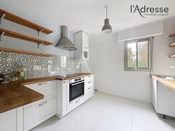 Suresnes - Appartement 4 pièces de 94 m² avec parking et cave - 2eme parking en sus