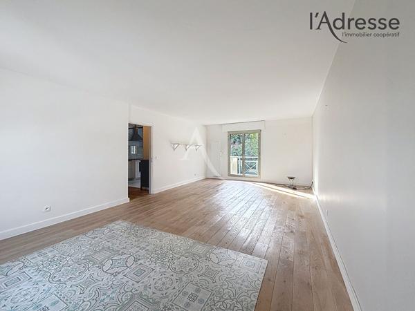 Suresnes - Appartement 4 pièces de 94 m² avec parking et cave - 2eme parking en sus