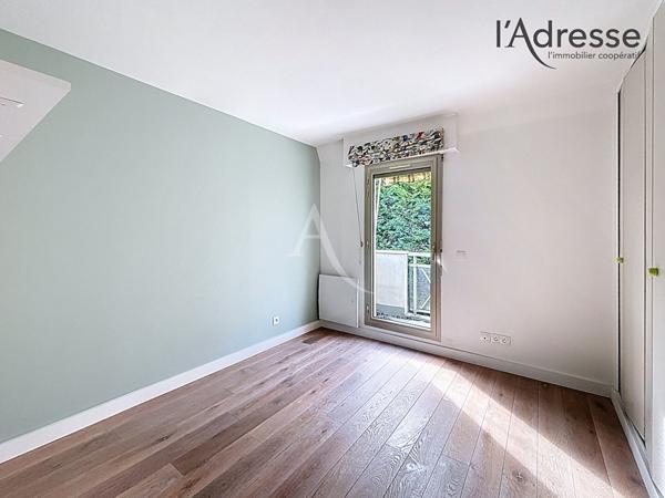 Suresnes - Appartement 4 pièces de 94 m² avec parking et cave - 2eme parking en sus