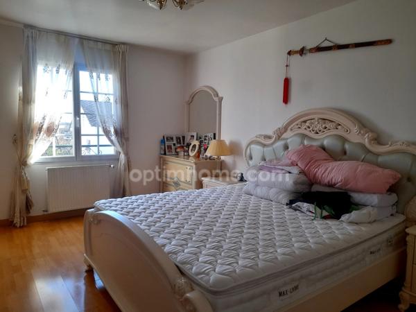 Maison duplex contemporaine avec prestations complètes et beaux volumes de 7 pièces AMILLY (45)