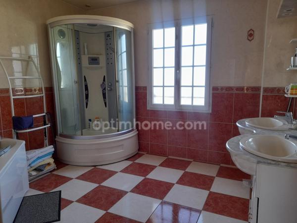 Maison duplex contemporaine avec prestations complètes et beaux volumes de 7 pièces AMILLY (45)