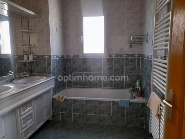 Maison duplex contemporaine avec prestations complètes et beaux volumes de 7 pièces AMILLY (45)