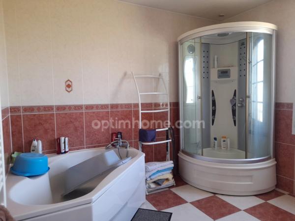 Maison duplex contemporaine avec prestations complètes et beaux volumes de 7 pièces AMILLY (45)