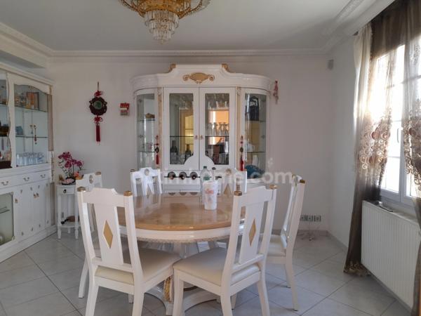 Maison duplex contemporaine avec prestations complètes et beaux volumes de 7 pièces AMILLY (45)