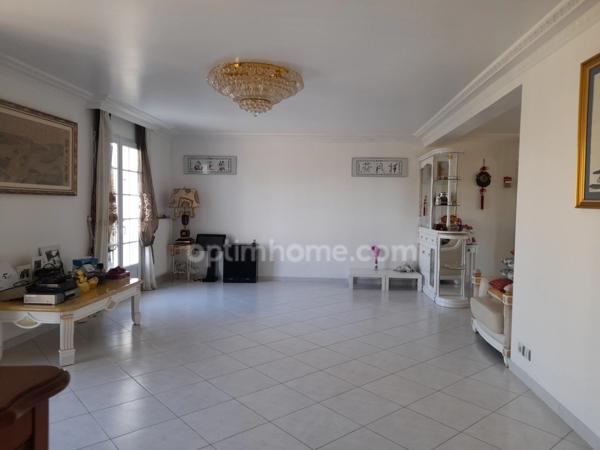 Maison duplex contemporaine avec prestations complètes et beaux volumes de 7 pièces AMILLY (45)