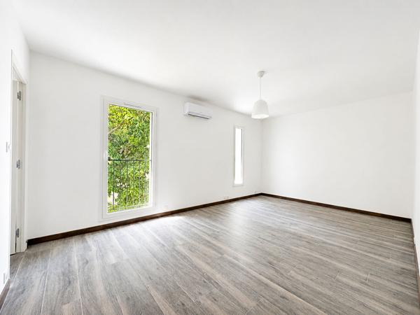 MARSEILLE 12ème Arrdt. A 500 m du métro, Maison neuve 155 m² avec 5 chambres.