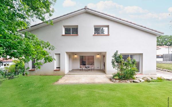 Maison à vendre    5 pièces •  Pechbonnieu