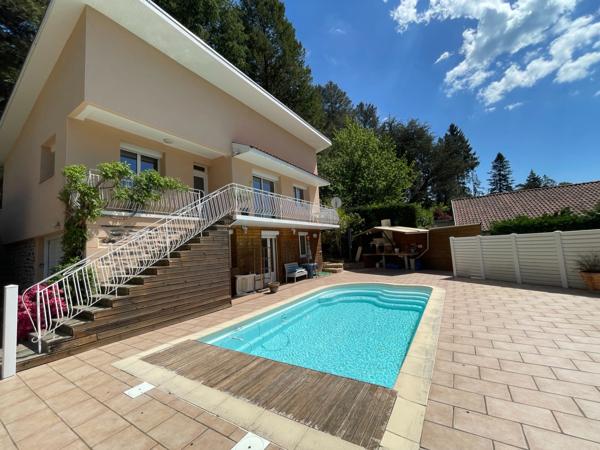 MAISON 110 M2 5 PIECES AVEC PISCINE