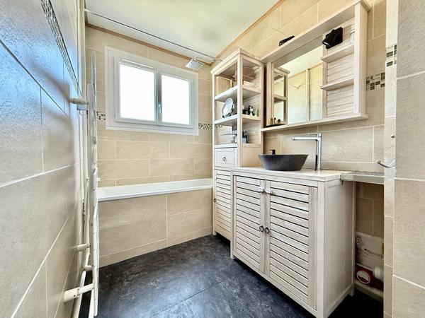 Appartement T3 lumineux - avec place de parking
