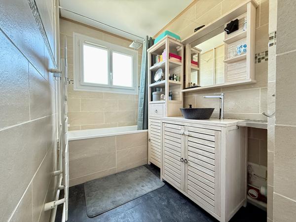 Appartement T3 lumineux - avec place de parking