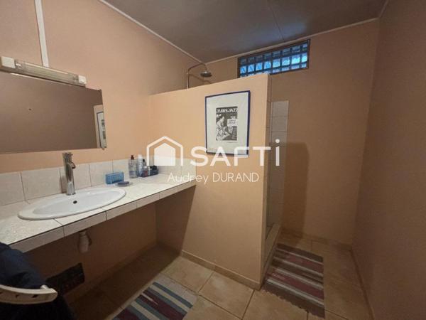 MAISON T4 DE PLAIN PIED AVEC TERRASSE, JARDIN ET PISCINE HORS SOL