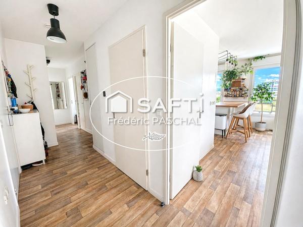 Appartement 3 pièces - Balcon de 17 m² + Parking privatif