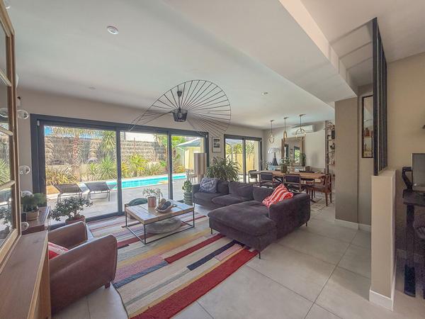 Maison Maison familiale Saint Medard En Jalles 5 pièce(s) 115 m2 - Coup de coeur - Quartier du "Centre-ville" ! 115 m²