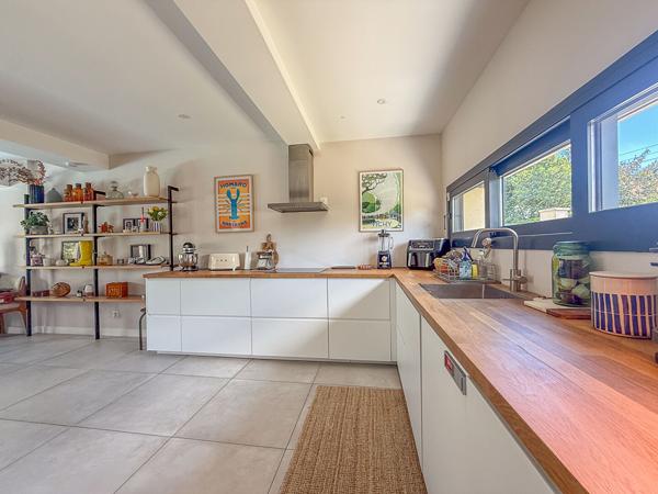Maison Maison familiale Saint Medard En Jalles 5 pièce(s) 115 m2 - Coup de coeur - Quartier du "Centre-ville" ! 115 m²