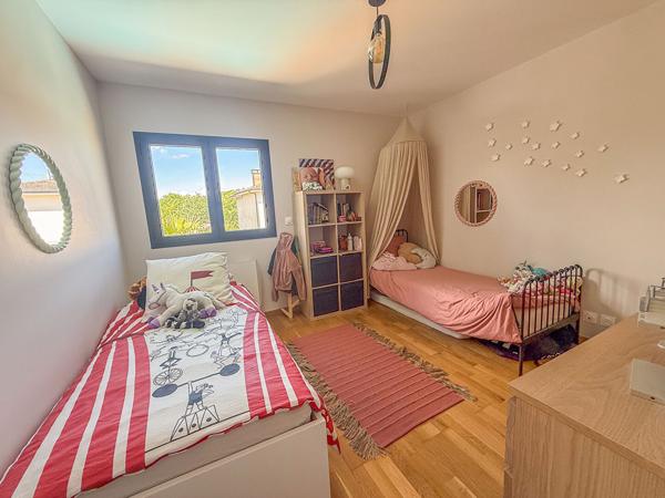 Maison Maison familiale Saint Medard En Jalles 5 pièce(s) 115 m2 - Coup de coeur - Quartier du "Centre-ville" ! 115 m²