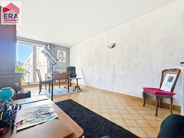 À vendre : Appartement 3 pièces avec place de stationnement à Marseille - Les Olives