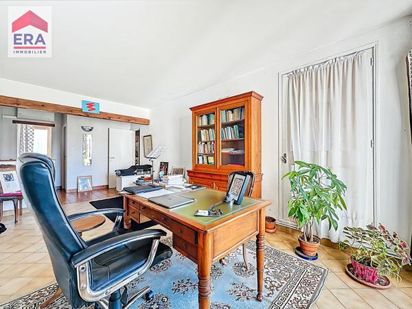 À vendre : Appartement 3 pièces avec place de stationnement à Marseille - Les Olives