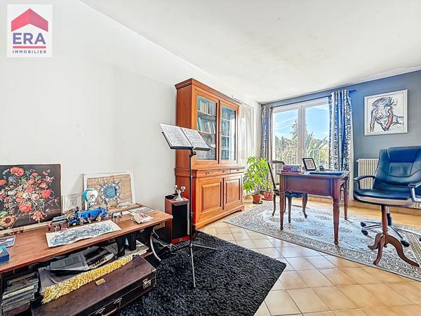 À vendre : Appartement 3 pièces avec place de stationnement à Marseille - Les Olives
