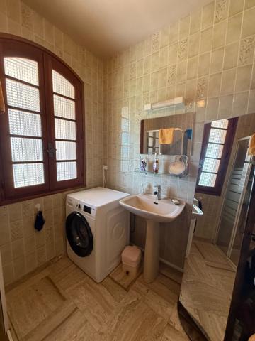 PRADES Maison 5 pièce(s) 189 m2