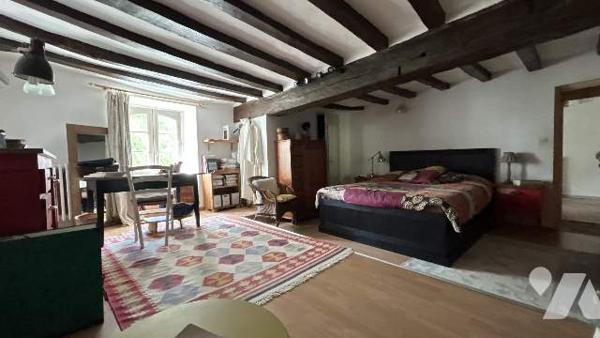 ANCIEN PIEURE SUR 2861 m² de terrain