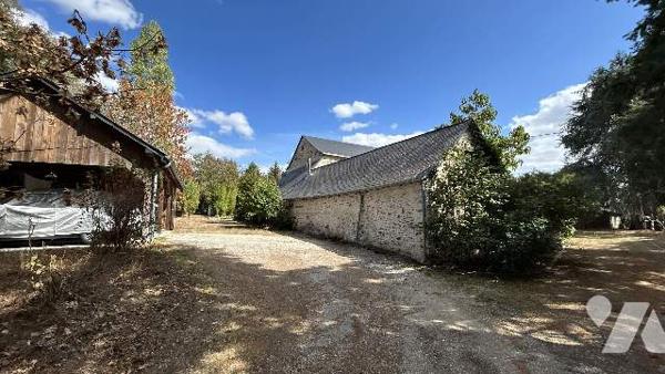 ANCIEN PIEURE SUR 2861 m² de terrain