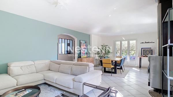 Carpentras 6 pièces, propriété de 164 m² avec piscine, avec terrain arboré et appartement indépendant