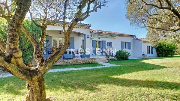 Carpentras 6 pièces, propriété de 164 m² avec piscine, avec terrain arboré et appartement indépendant