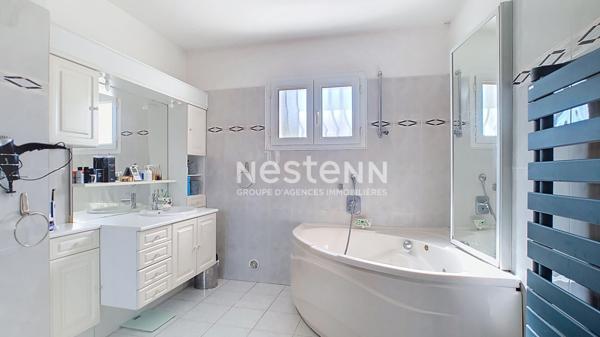 Carpentras 6 pièces, propriété de 164 m² avec piscine, avec terrain arboré et appartement indépendant