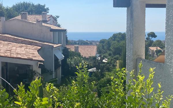 Maison à vendre    5 pièces •  Cagnes-sur-Mer