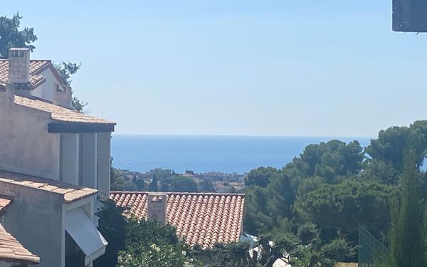 Maison à vendre    5 pièces •  Cagnes-sur-Mer