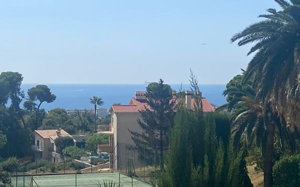 Maison à vendre    5 pièces •  Cagnes-sur-Mer