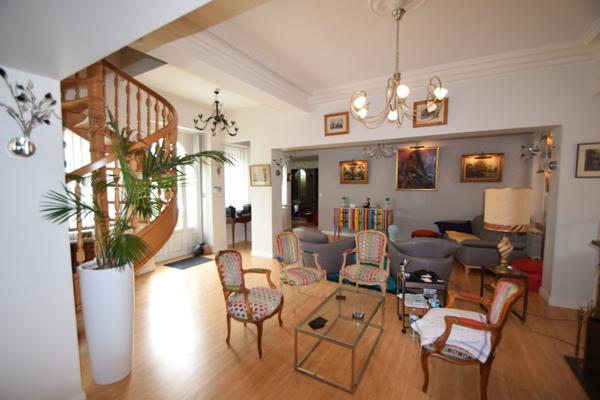 EXCEPTIONNELLE ET UNIQUE A LA FLECHE !!!