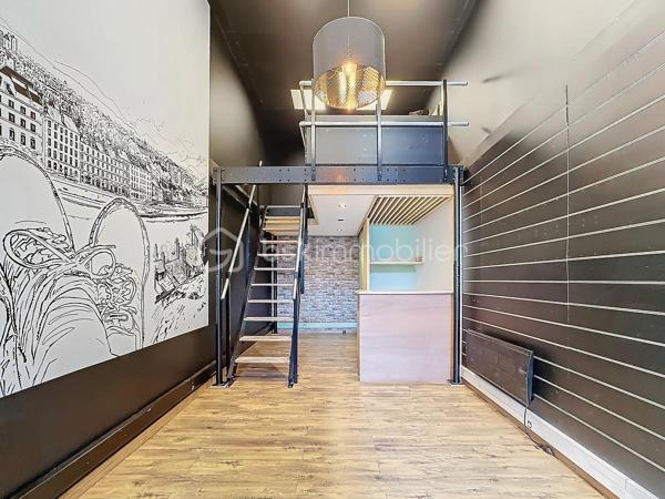 Local d activites de 25 m²