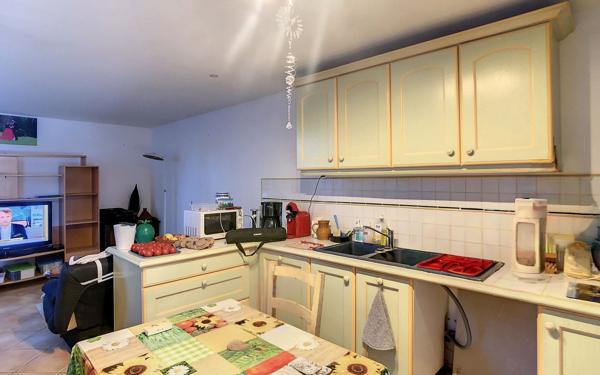 Immeuble à vendre    7 pièces • 200 m2 Périgueux