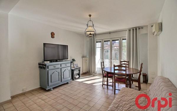 Appartement à vendre    3 pièces • 74 m2 Marseille 3