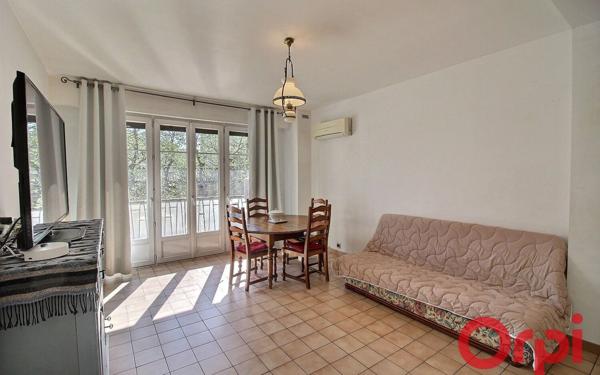 Appartement à vendre    3 pièces • 74 m2 Marseille 3