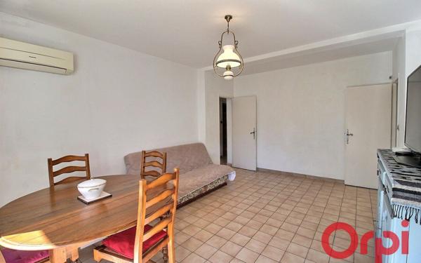 Appartement à vendre    3 pièces • 74 m2 Marseille 3