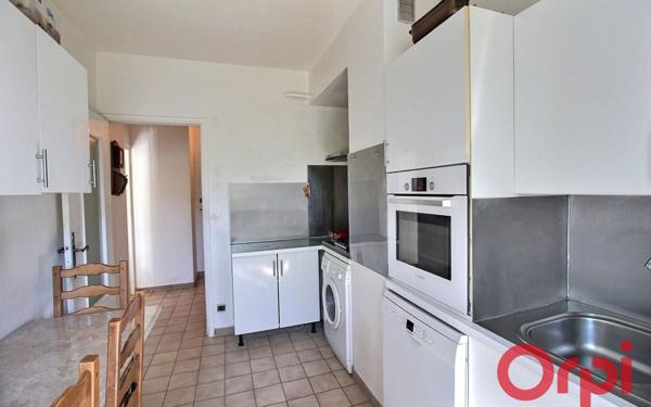Appartement à vendre    3 pièces • 74 m2 Marseille 3