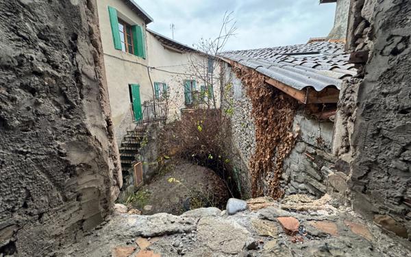 Maison à vendre    1 pièce •  Tallard