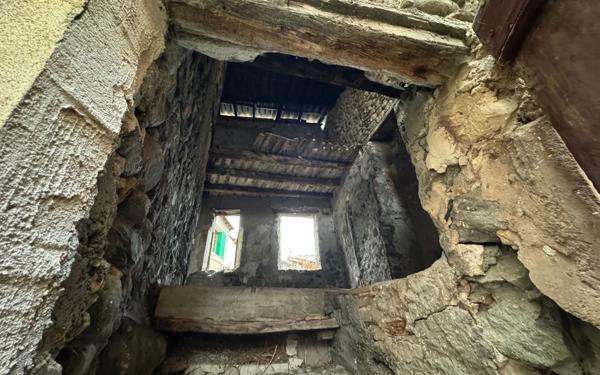 Maison à vendre    1 pièce •  Tallard