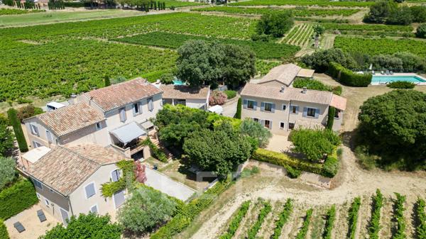Très grande propriété d'exception - hameau privé à Vaison-La-Romaine
