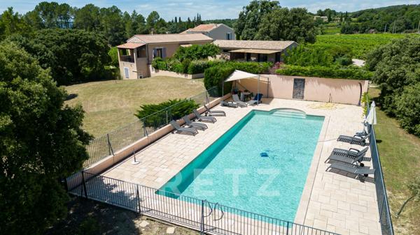 Très grande propriété d'exception - hameau privé à Vaison-La-Romaine